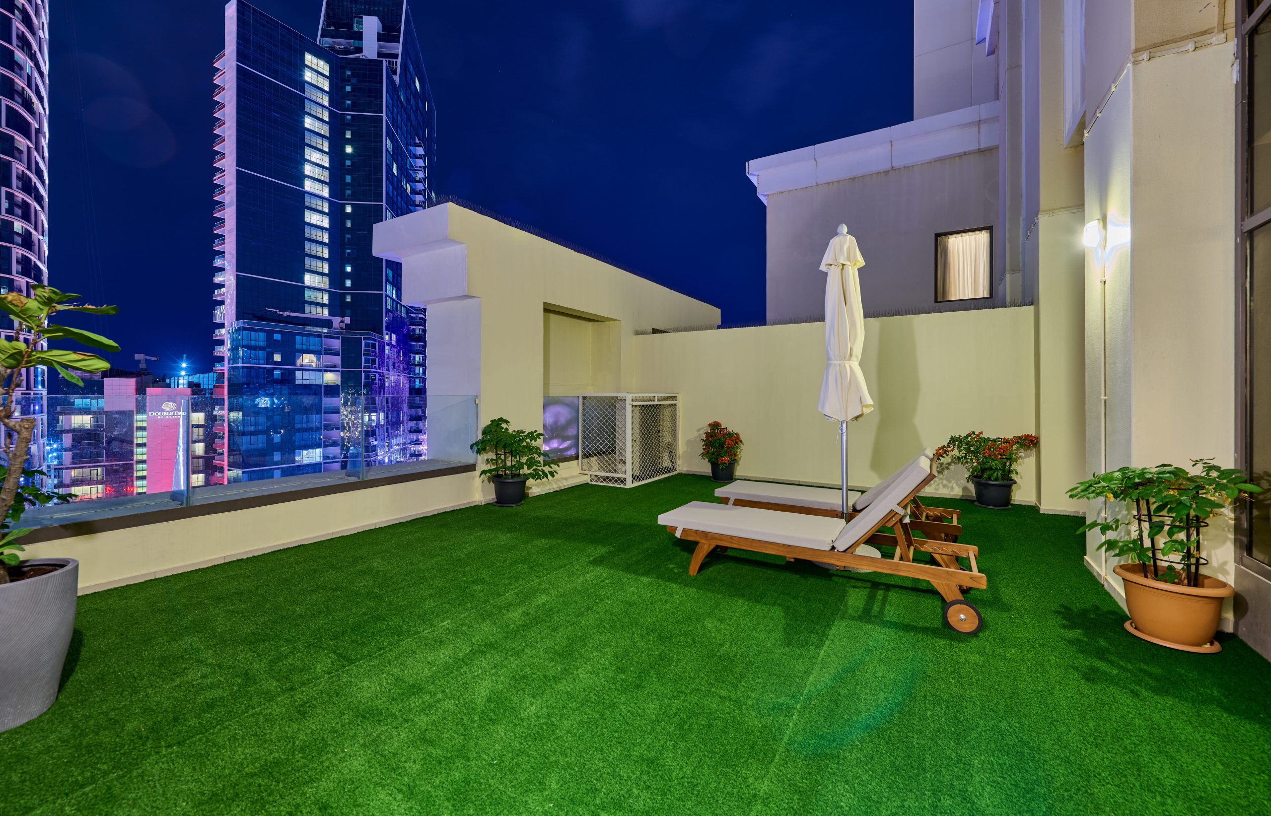 Two-Bedroom Burj Khalifa View-slider-3